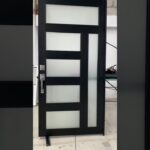 🚪💨 Descubre las elegantes puertas de aluminio para entrada principal que transformarán tu hogar